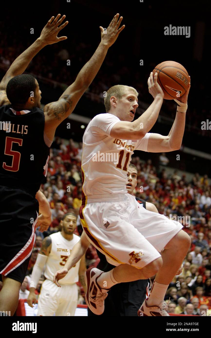 Iowa State guard Scott Christopherson goes pastTexas Tech guard Javarez