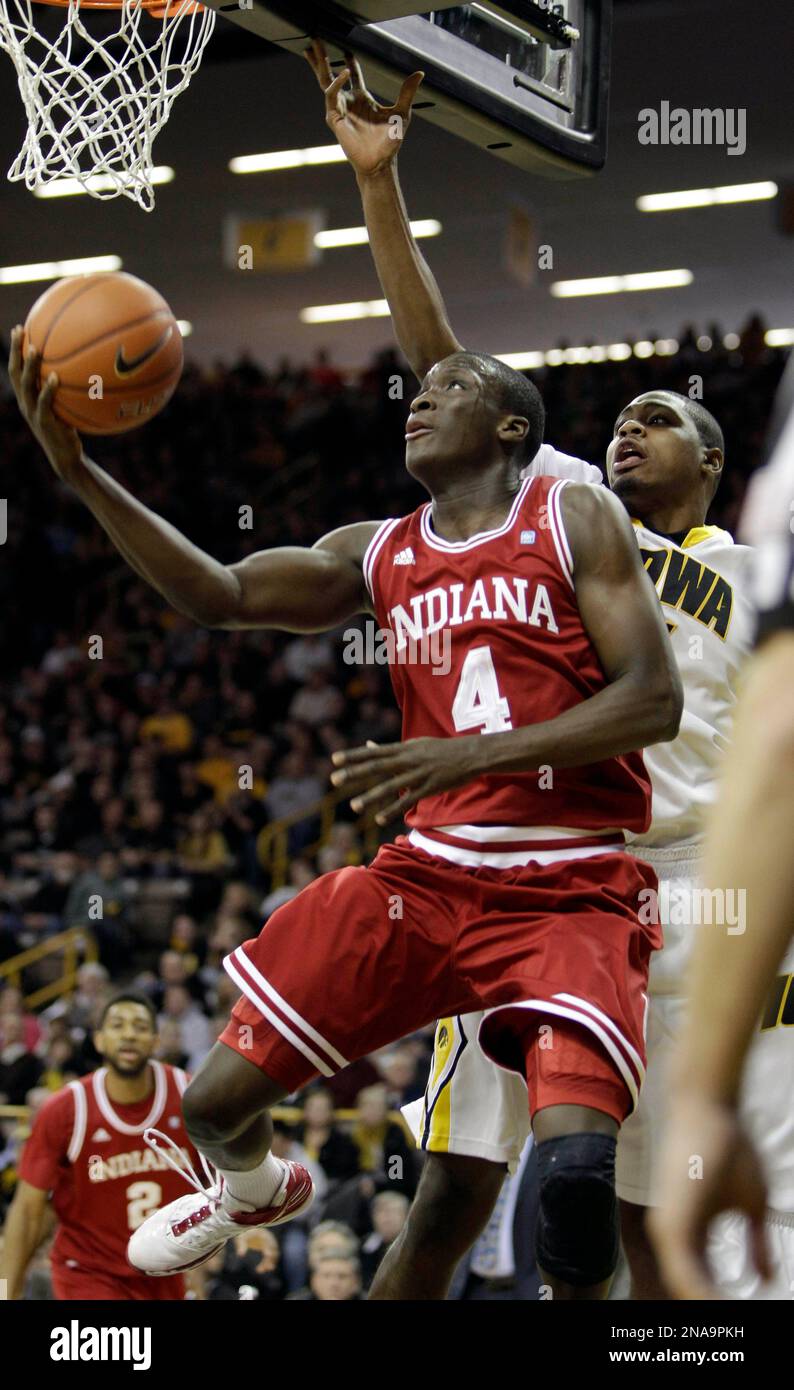 Indiana guard Victor Oladipo (4) drives to the basket past Iowa forward