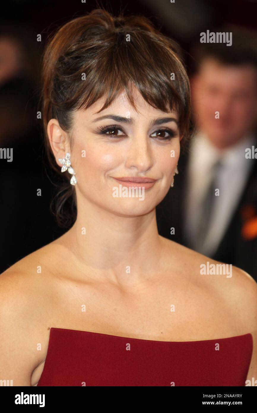 Actress Penelope Cruz arrives for the BAFTA Film Awards 2012, at The Royal  Opera House in London, Sunday, Feb. 12, 2012. (AP Photo/Joel Ryan Stock  Photo - Alamy