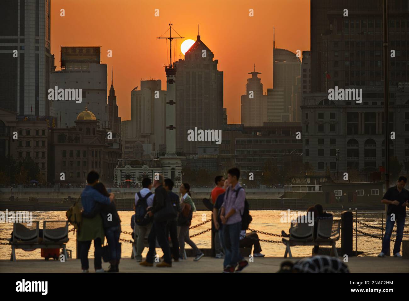 Walkway pudong shanghai china hi-res stock photography and images - Alamy