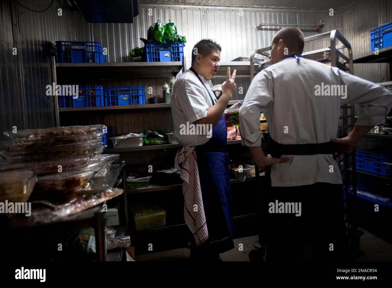 White House executive sous chef Tommy Kurpradit, choose products to ...