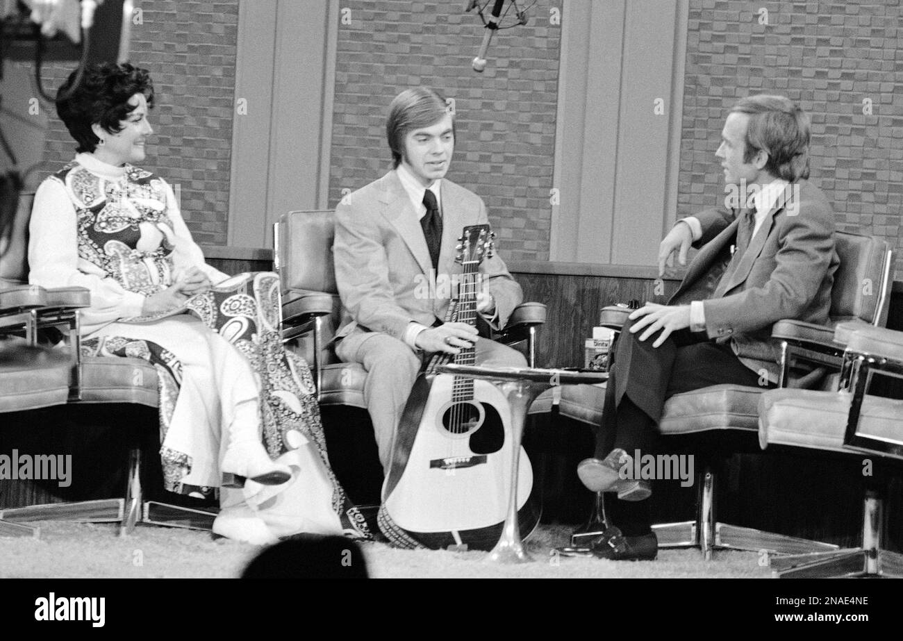 dick-cavett-interviews-george-wallace-jr-center-and-jane-russell-on