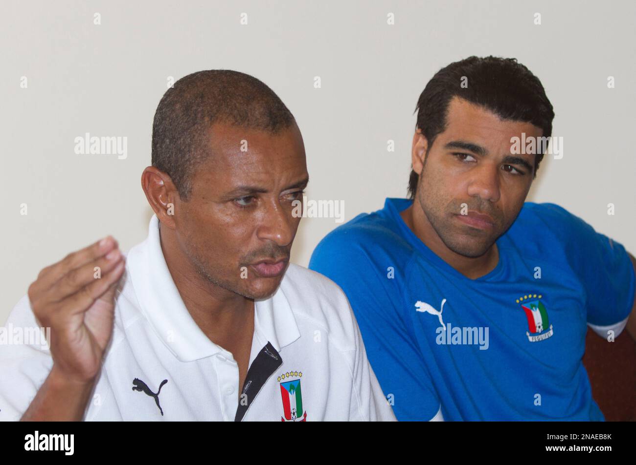 Equatorial Guinea's head coach Gilson Paulo of Brazil during a training  session in the Bata complex stadium in Bata , Equatorial Guinea, Tuesday,  Jan. 24, 2012. (AP Photo/Ariel Schalit Stock Photo - Alamy