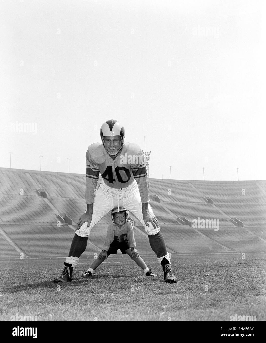 Elroy Hirsch, Los Angeles Rams' record smashing end, snares a pass