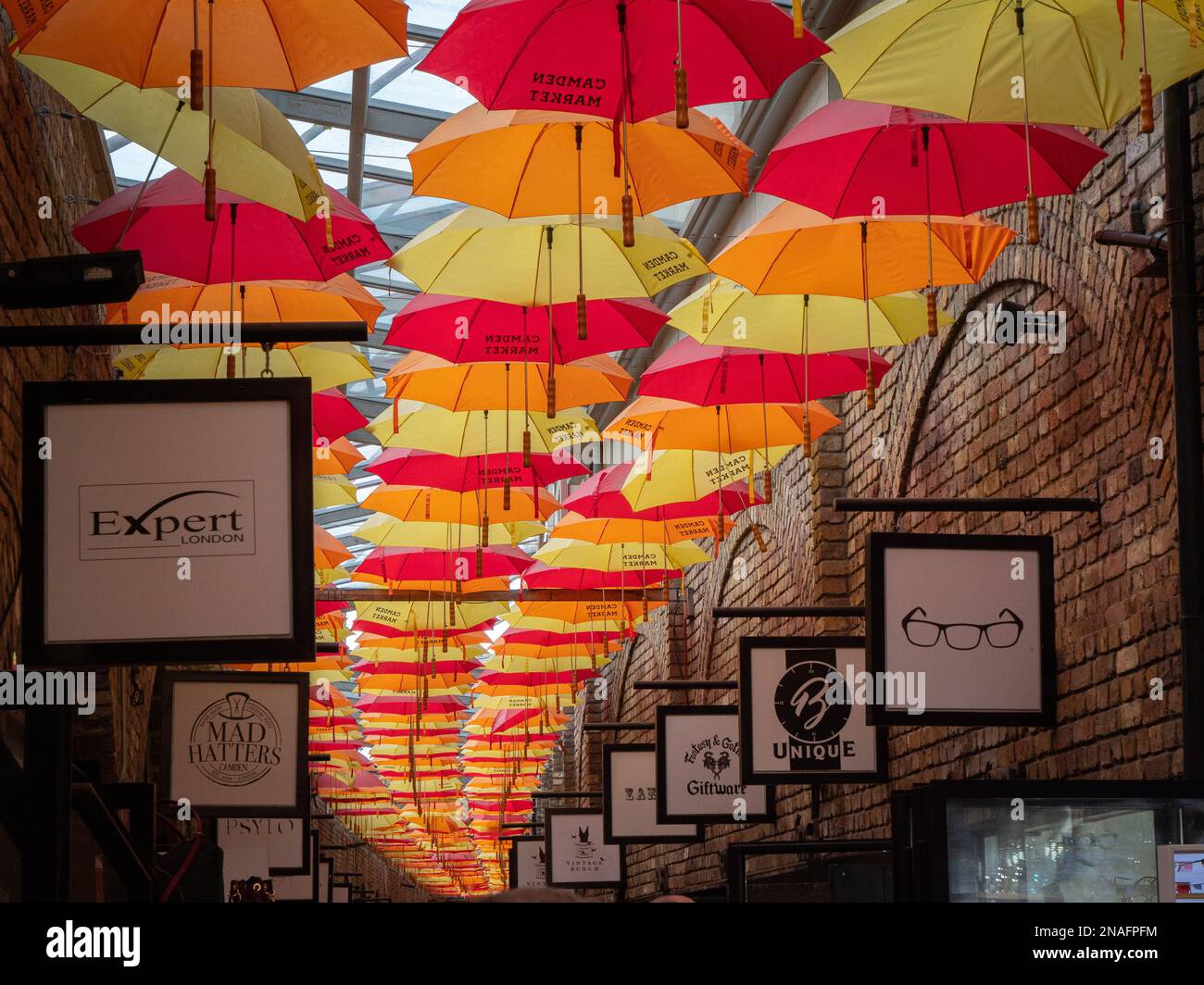 Umbrellas in london hi-res stock photography and images - Alamy
