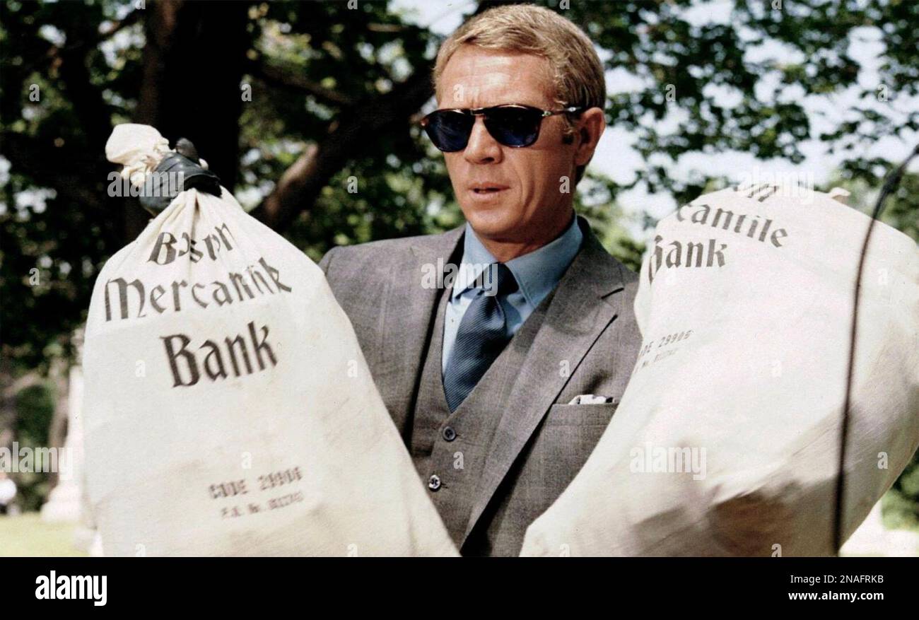 THE THOMAS CROWN AFFAIR 1999 MGM Distribution Co film with Stve McQueen