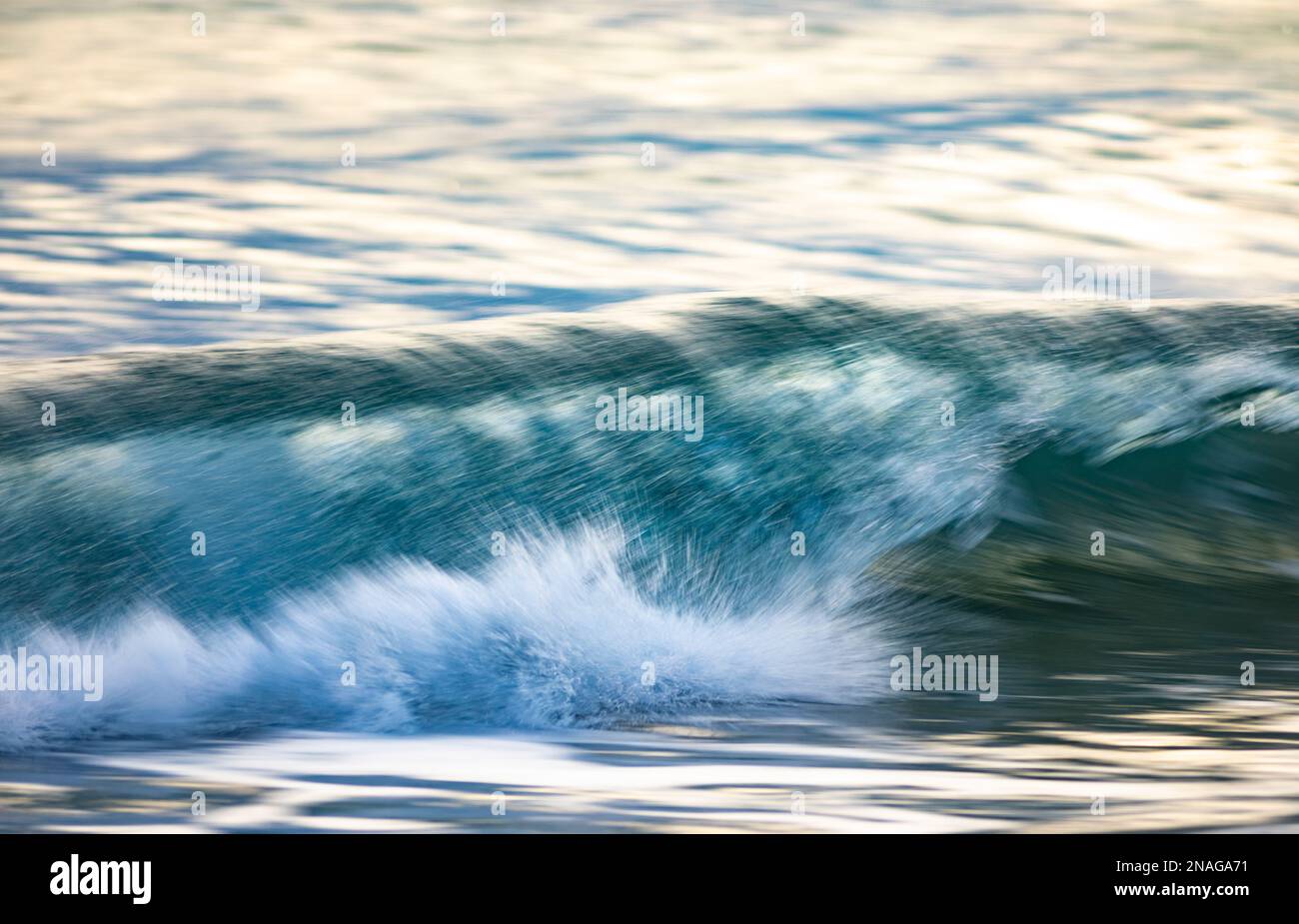 Wave motion blur hi-res stock photography and images - Alamy
