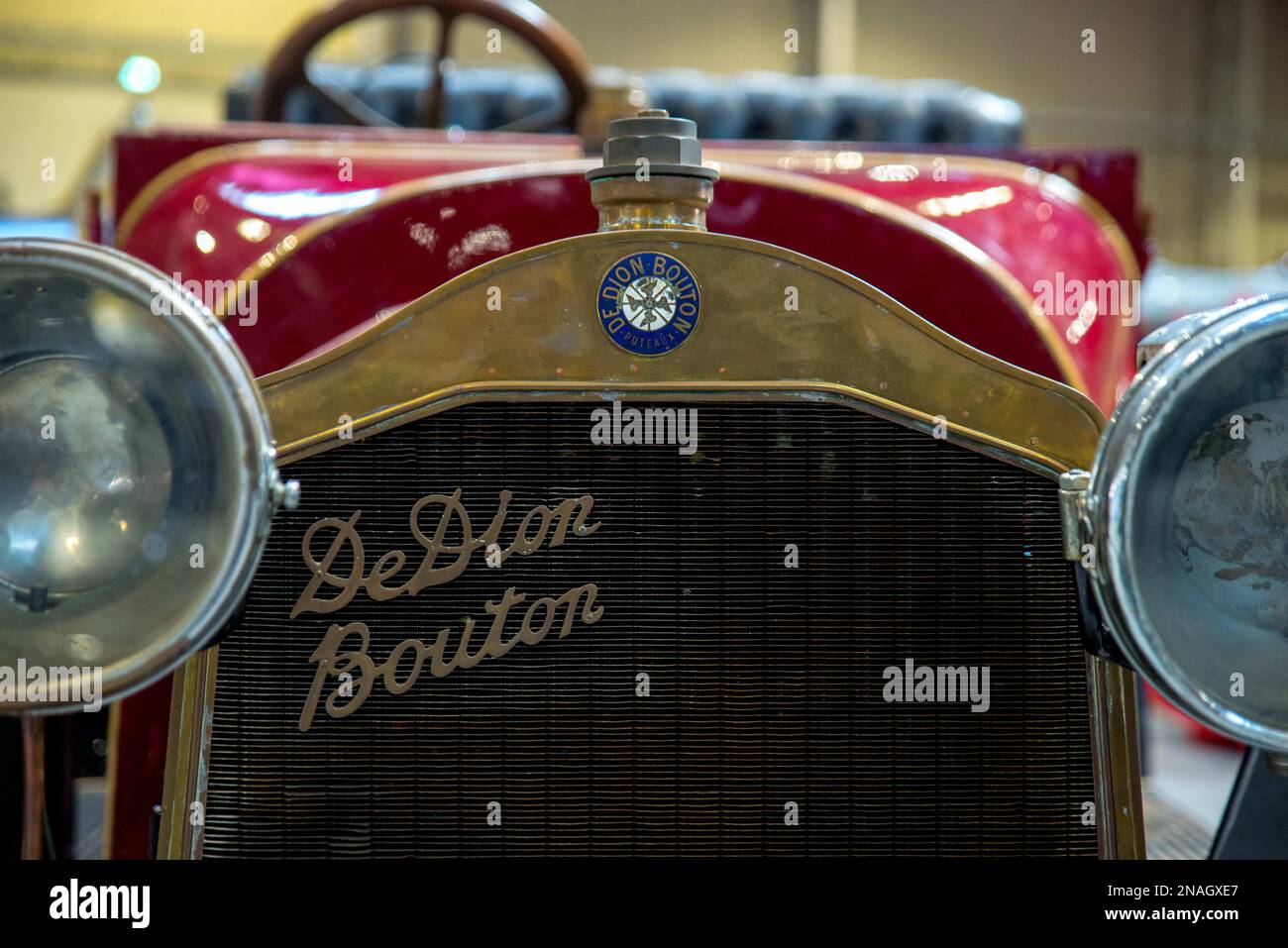 Old vehicles (cars, motorcycles, utilities) took place at the Parc des