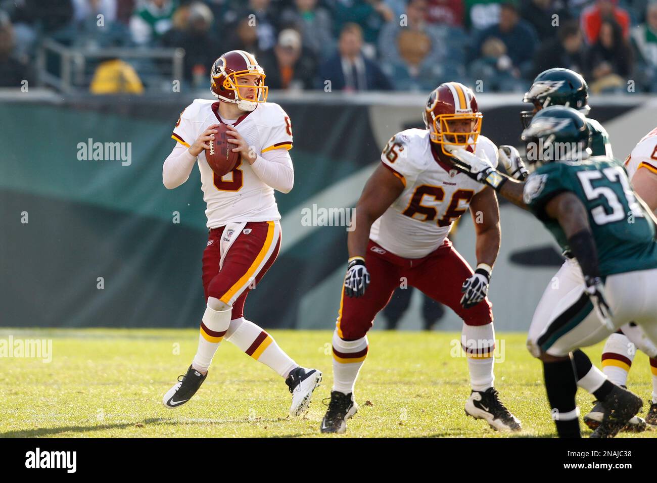 Washington Redskins&rsquo; Rex Grossman looks to pass during the first half