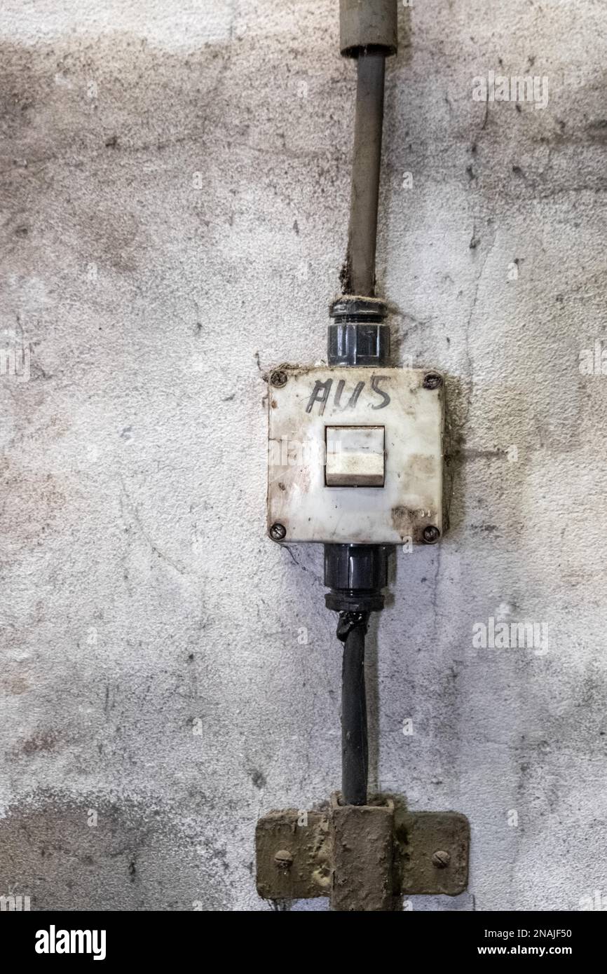 Old light switch Stock Photo - Alamy