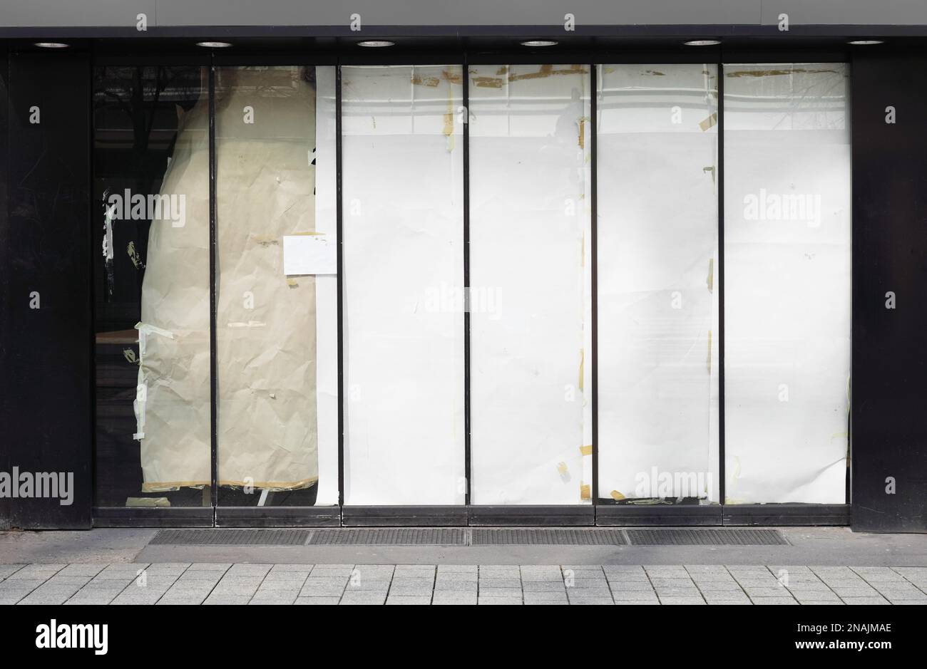 closed or empty shop or store - storefront with blocked windows Stock ...