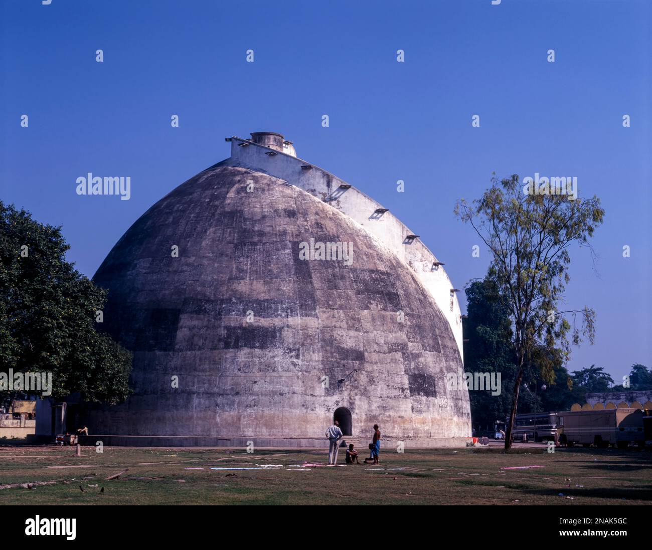29metre high silo Golghar, is a vasat hemisphere its walls 3-6 metres thick at the base. Built in 1786 to serve as a Granary for British Armies. Stock Photo