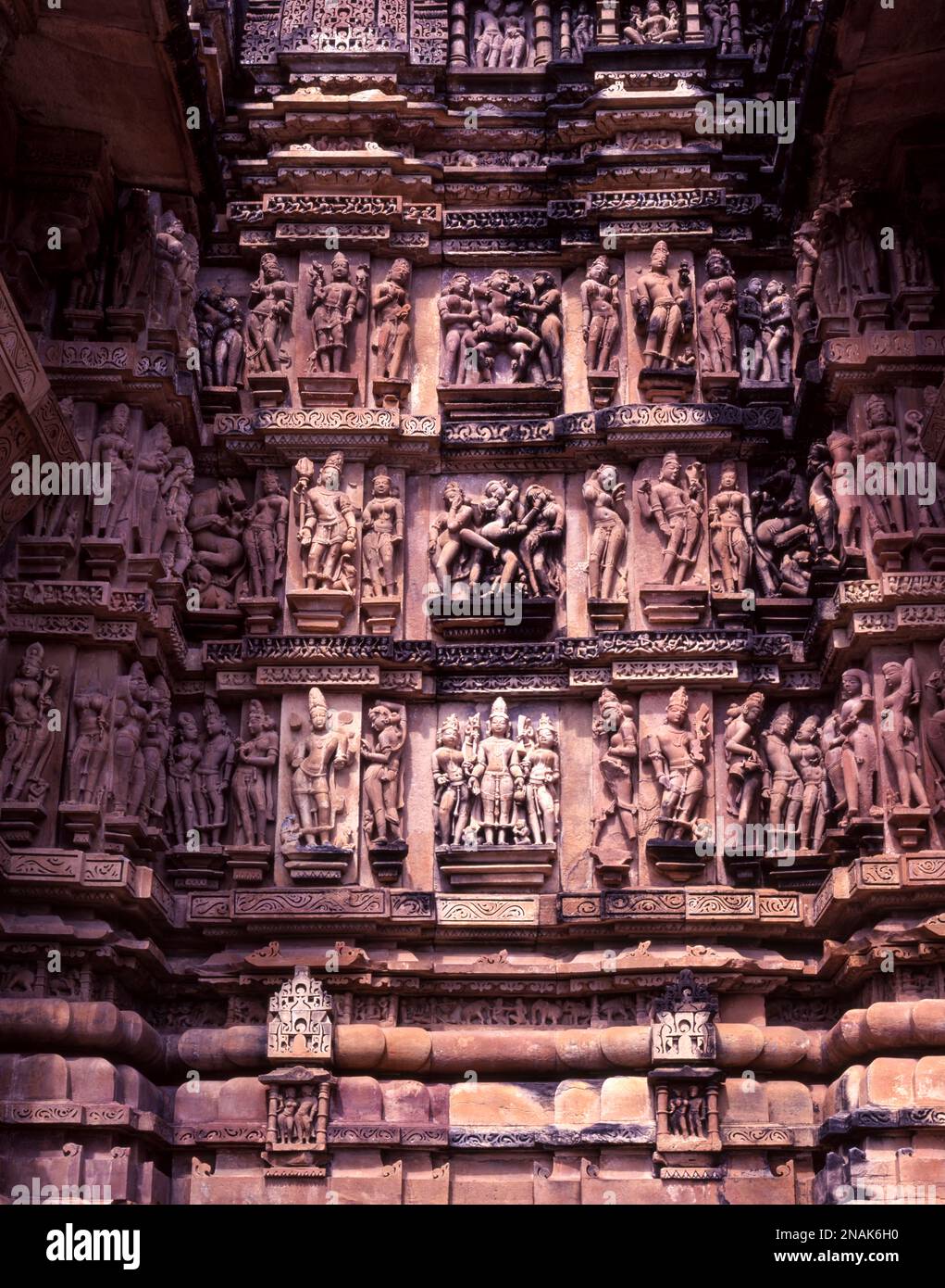 Sculptures in Vishvanatha temple, Khajuraho, Madhya Pradesh, India Stock Photo