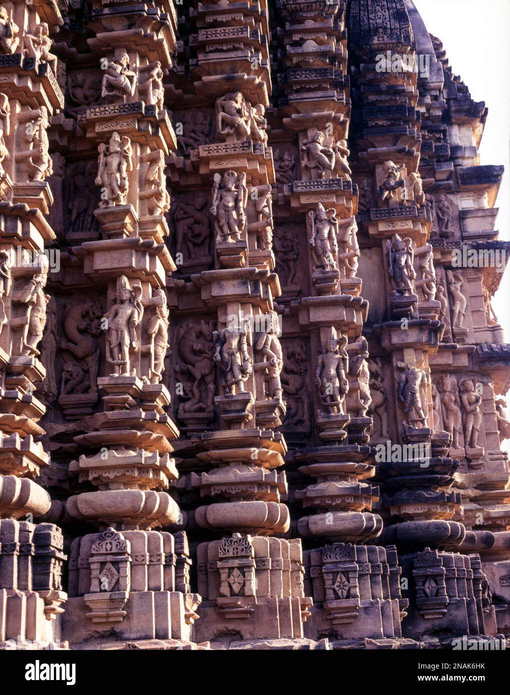 Sculptures on the exterior of the Duladeo Temple walls in Khajuraho, Madhya Pradesh, India Stock Photo