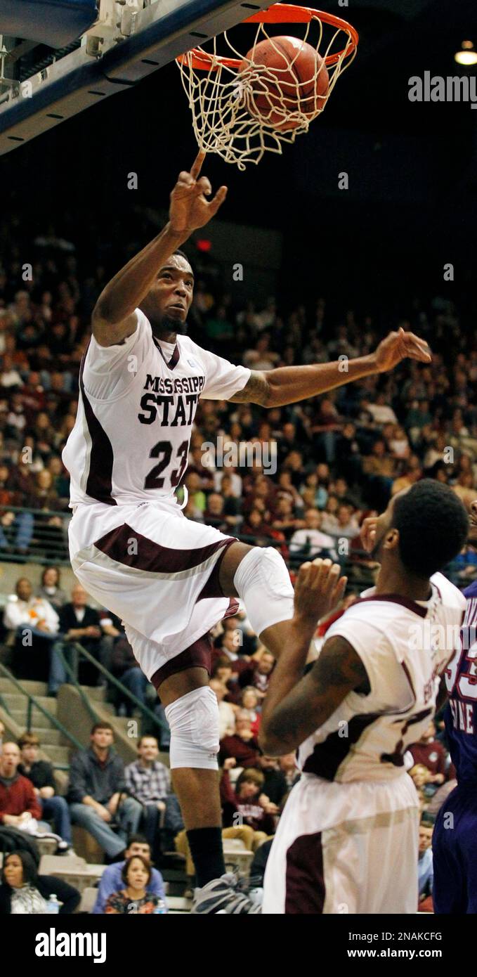 Mississippi State forward Moultrie (23) slams a firsthalf dunk