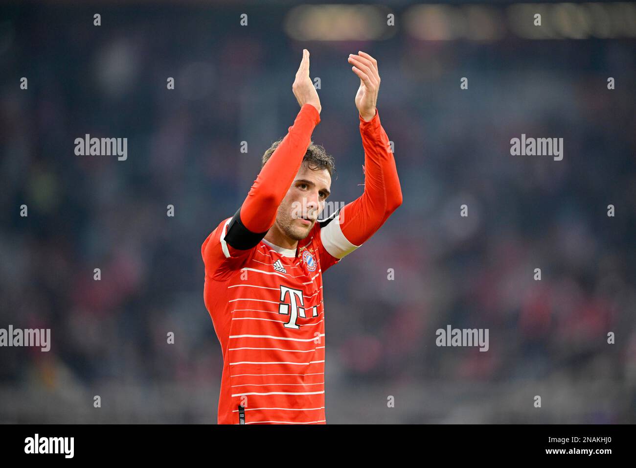 Leon Goretzka FC Bayern Munich FCB (08) thanks fans, spectators ...