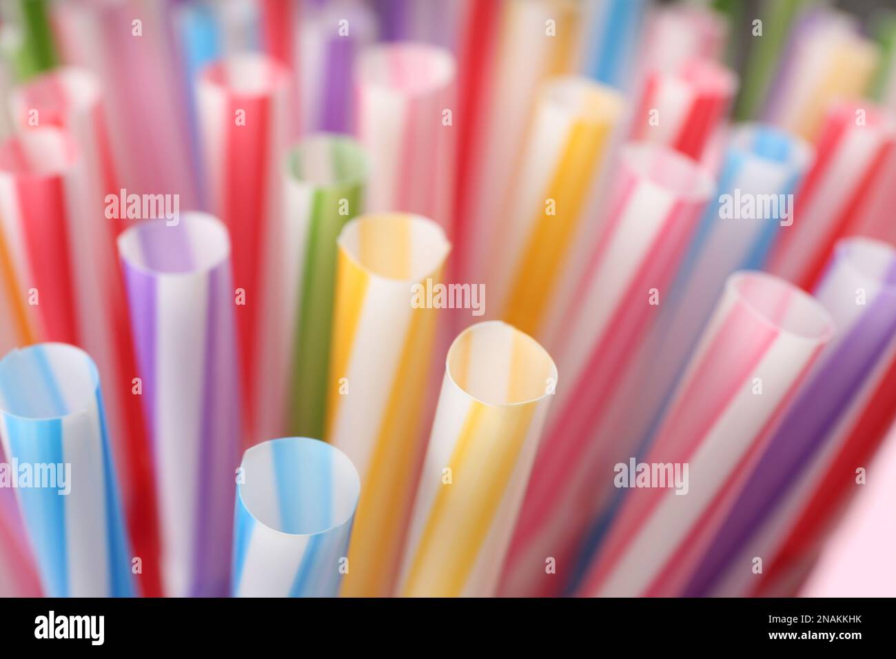 Pile of straws hi-res stock photography and images - Page 3 ...
