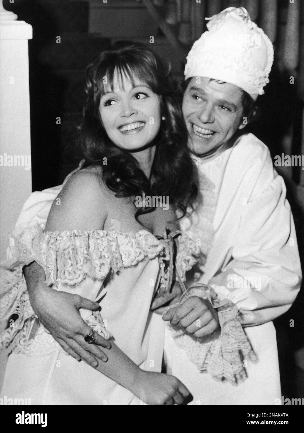 Italian actress Letitia Roman and German actor Walter Giller, right ...