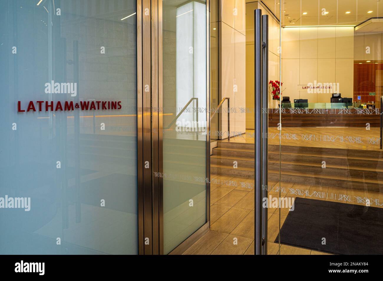 Latham & Watkins LLP London - Entrance to the Latham and Watkins Law Firm in the City of London Financial District. Stock Photo
