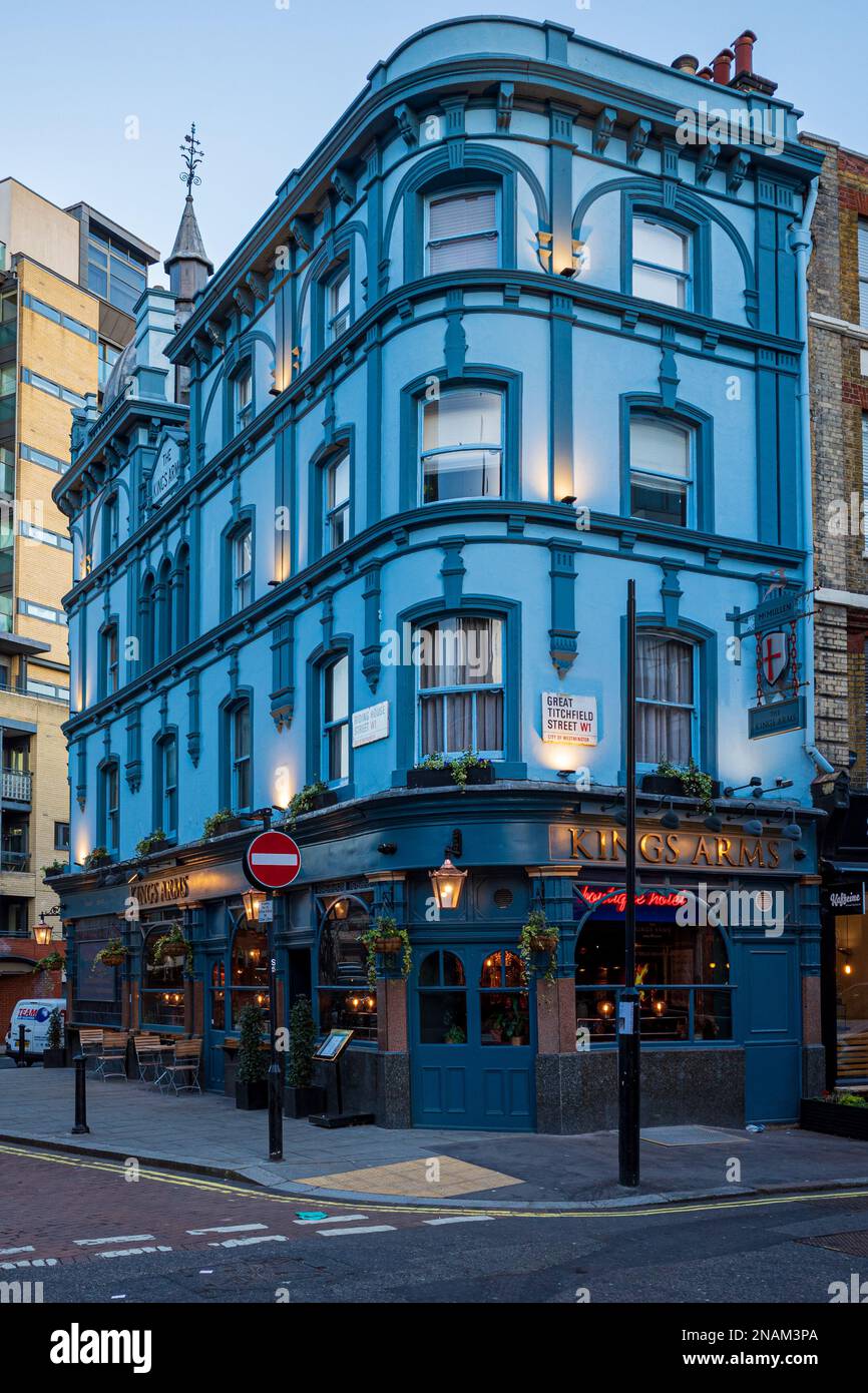 The Kings Arms Pub Fitzrovia London. McMullen Pub & Hotel located at 68 Great Titchfield Street, Fitzrovia, London. McMullen Pubs London. Stock Photo