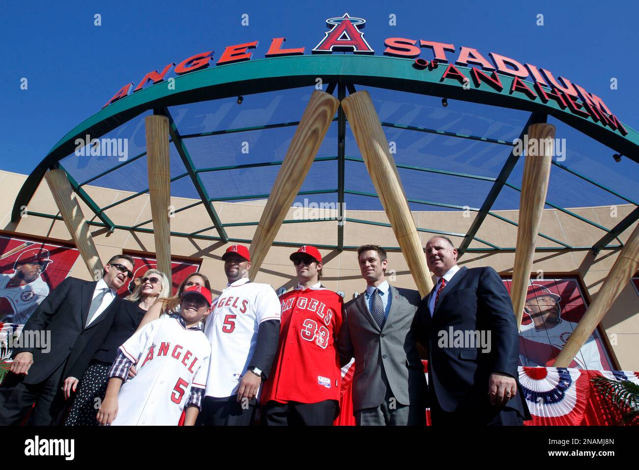 Angels Introduce Pujols and Wilson - The New York Times