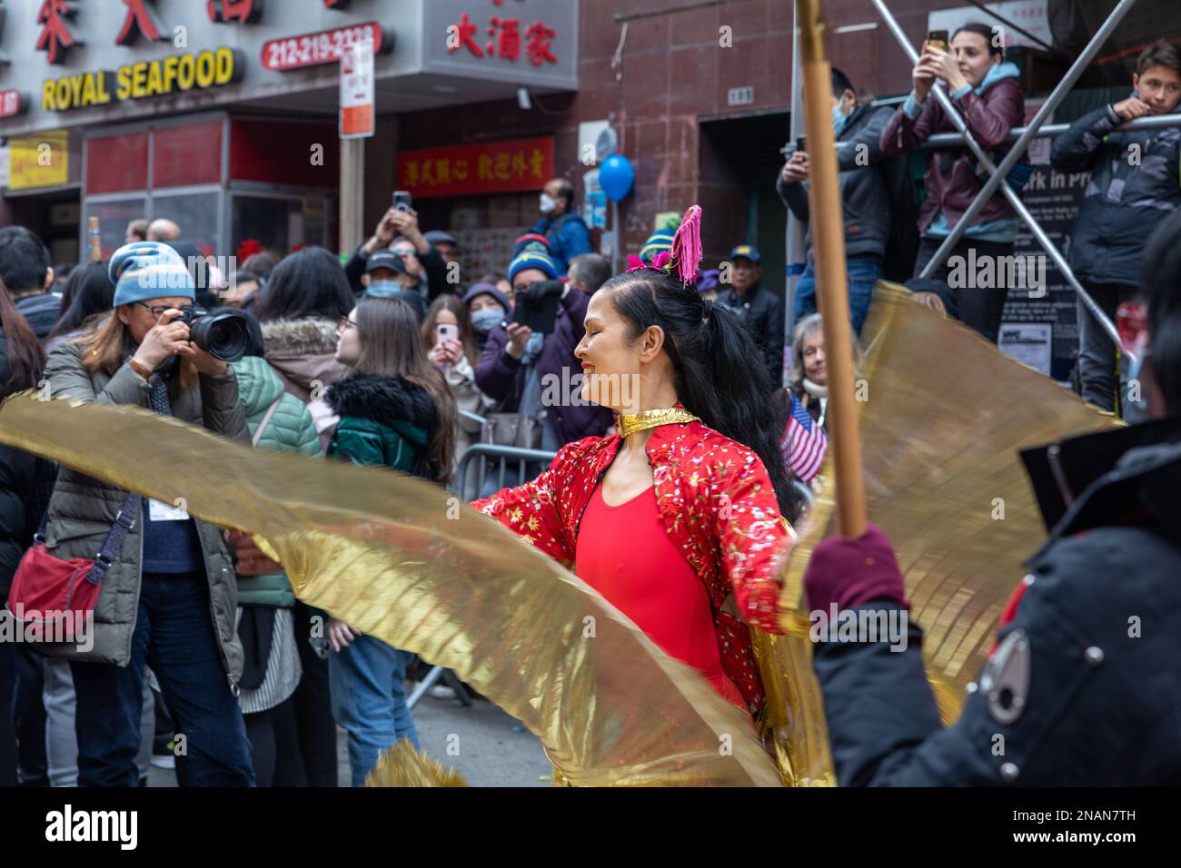 Chinese young people dancing hi-res stock photography and images - Alamy