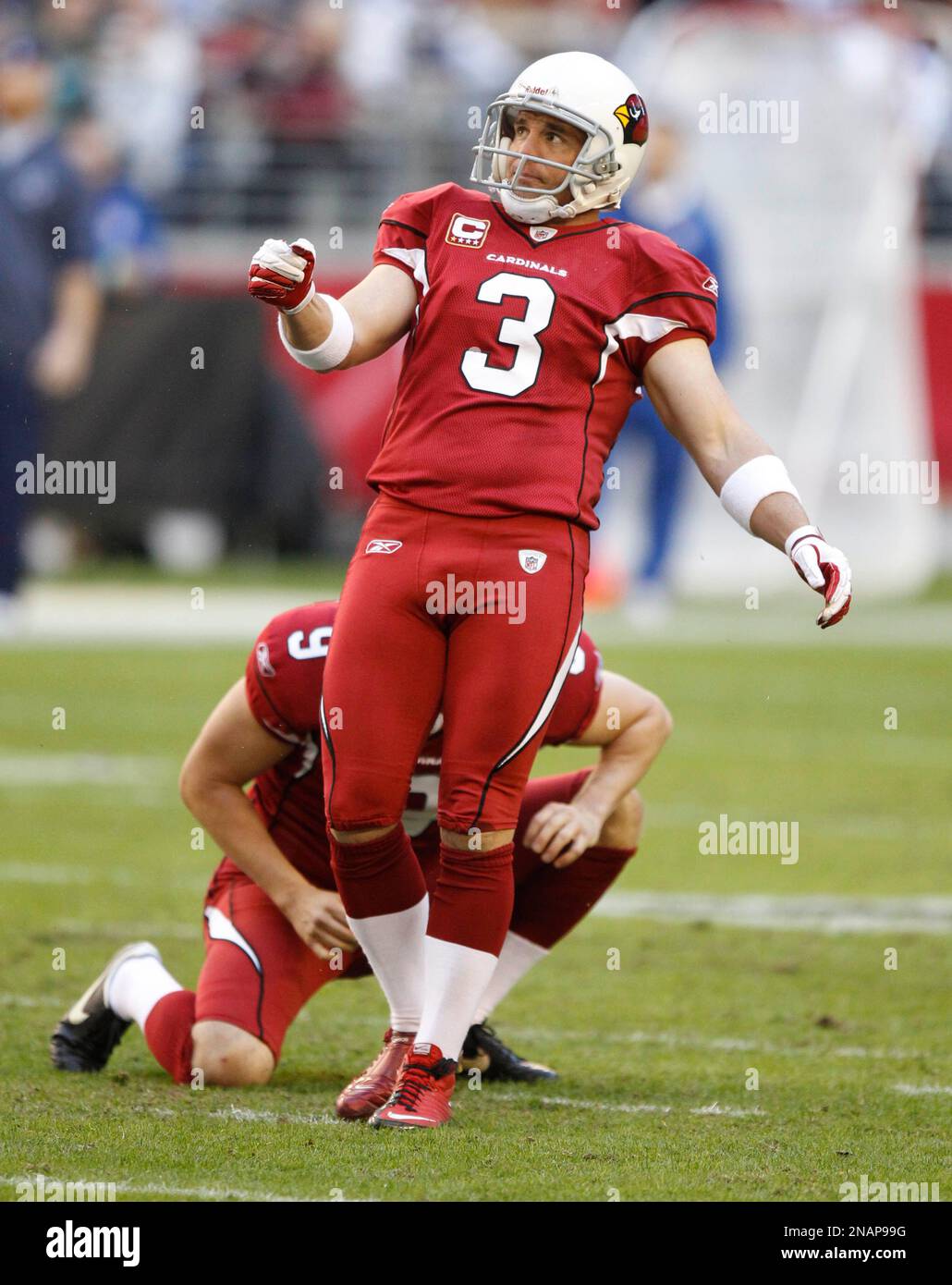 Arizona Cardinals kicker Jay Feely (3) kicks a field goal against the