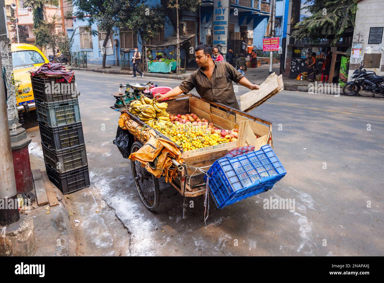 Street scene from kolkata calcutta hi-res stock photography and