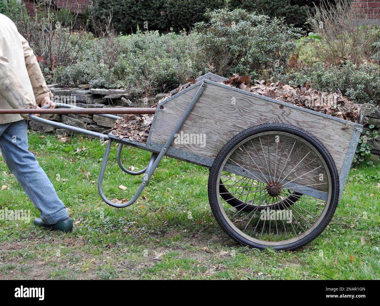 Large wheel garden cart deals
