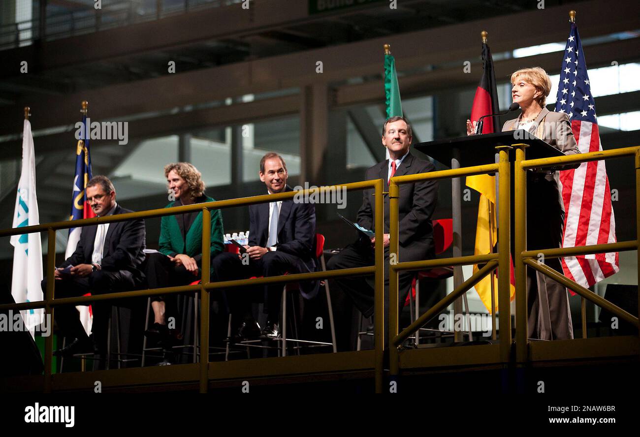 NC governor Beverly Perdue, right, speaks during the Siemens Charlotte ...