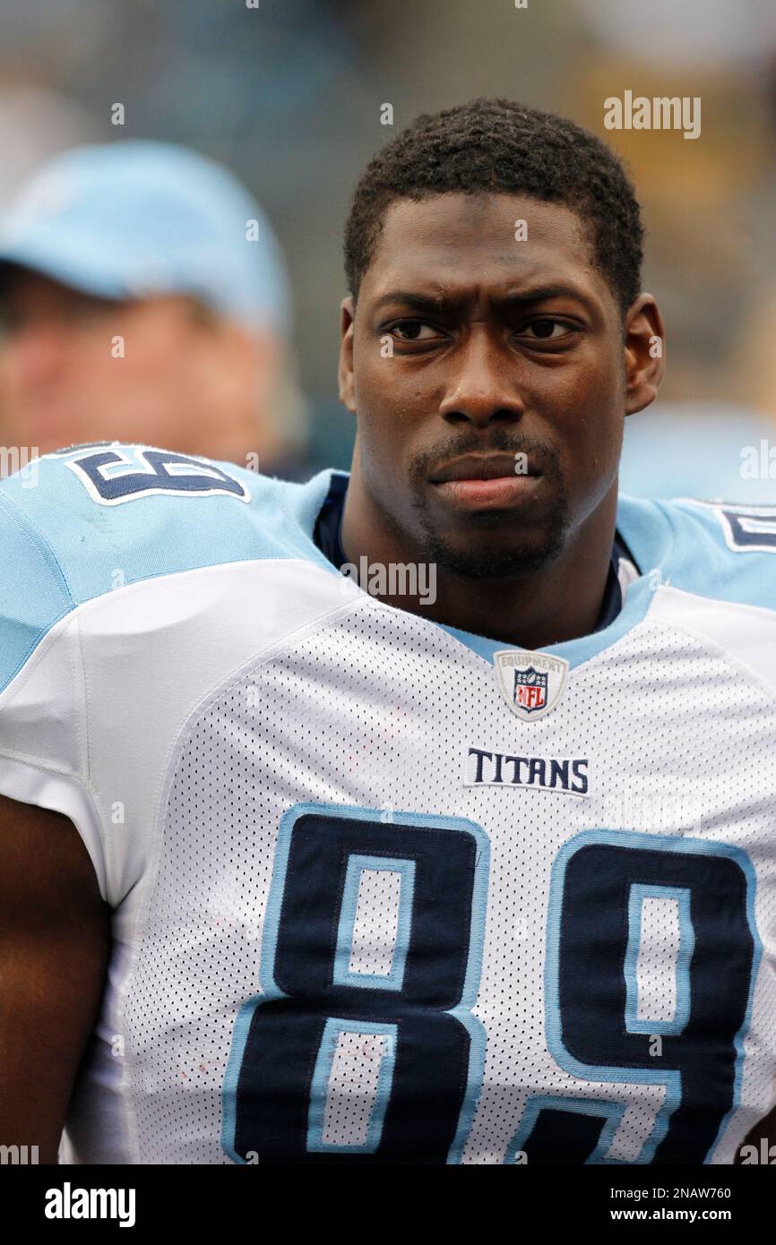 Tennessee Titans' Jared Cook (89) on the sidelines against the Carolina ...