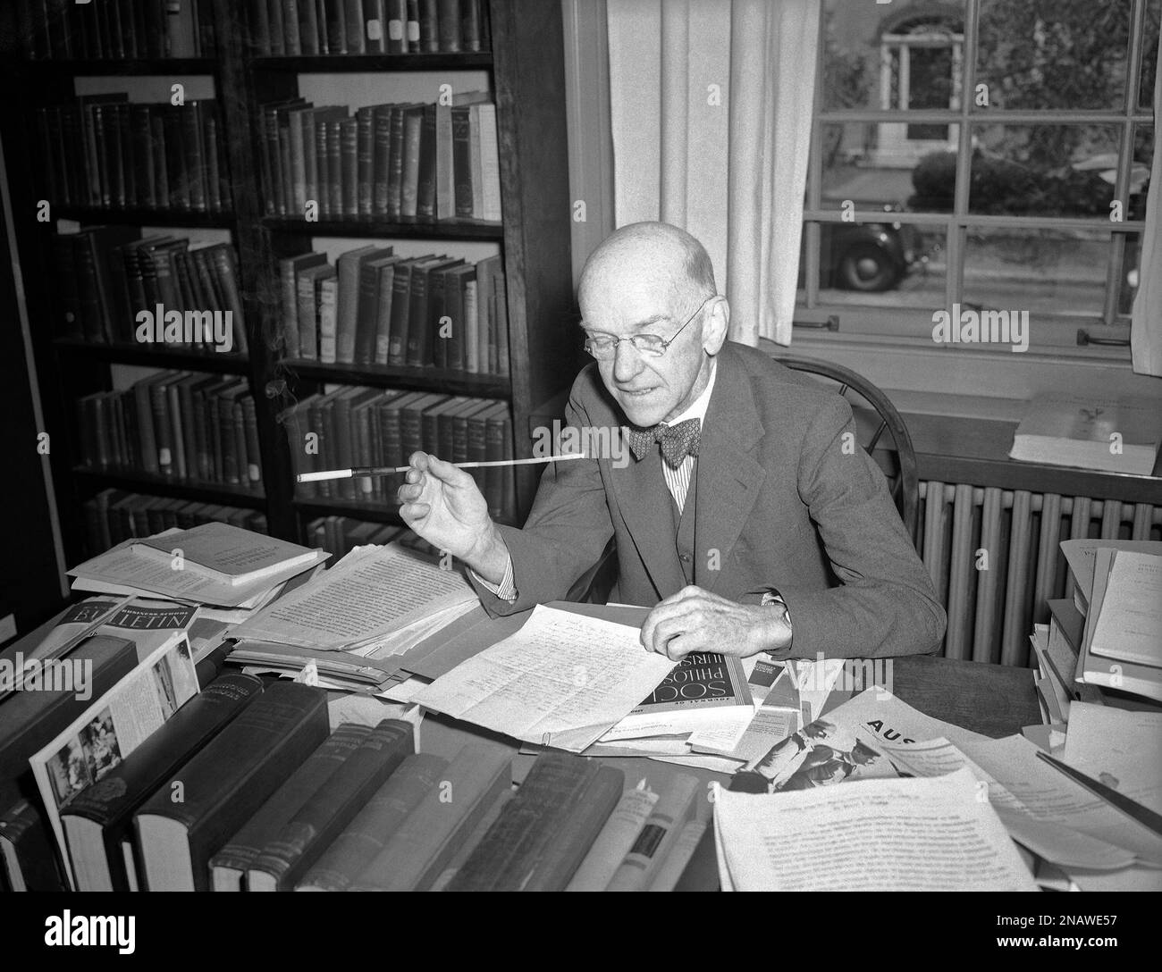 Prof. Elton Mayo of the Harvard business school in Boston, Mass., on May 5,  1942. (AP Photo Stock Photo - Alamy