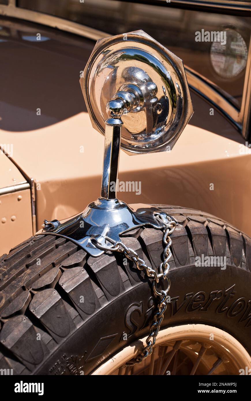Spare tyre on rolls royce hires stock photography and images Alamy