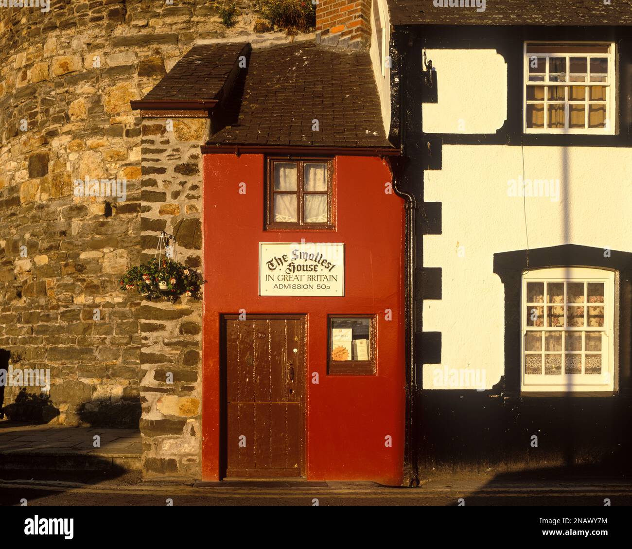 Smallest House In The World smallest-house-in-the-world