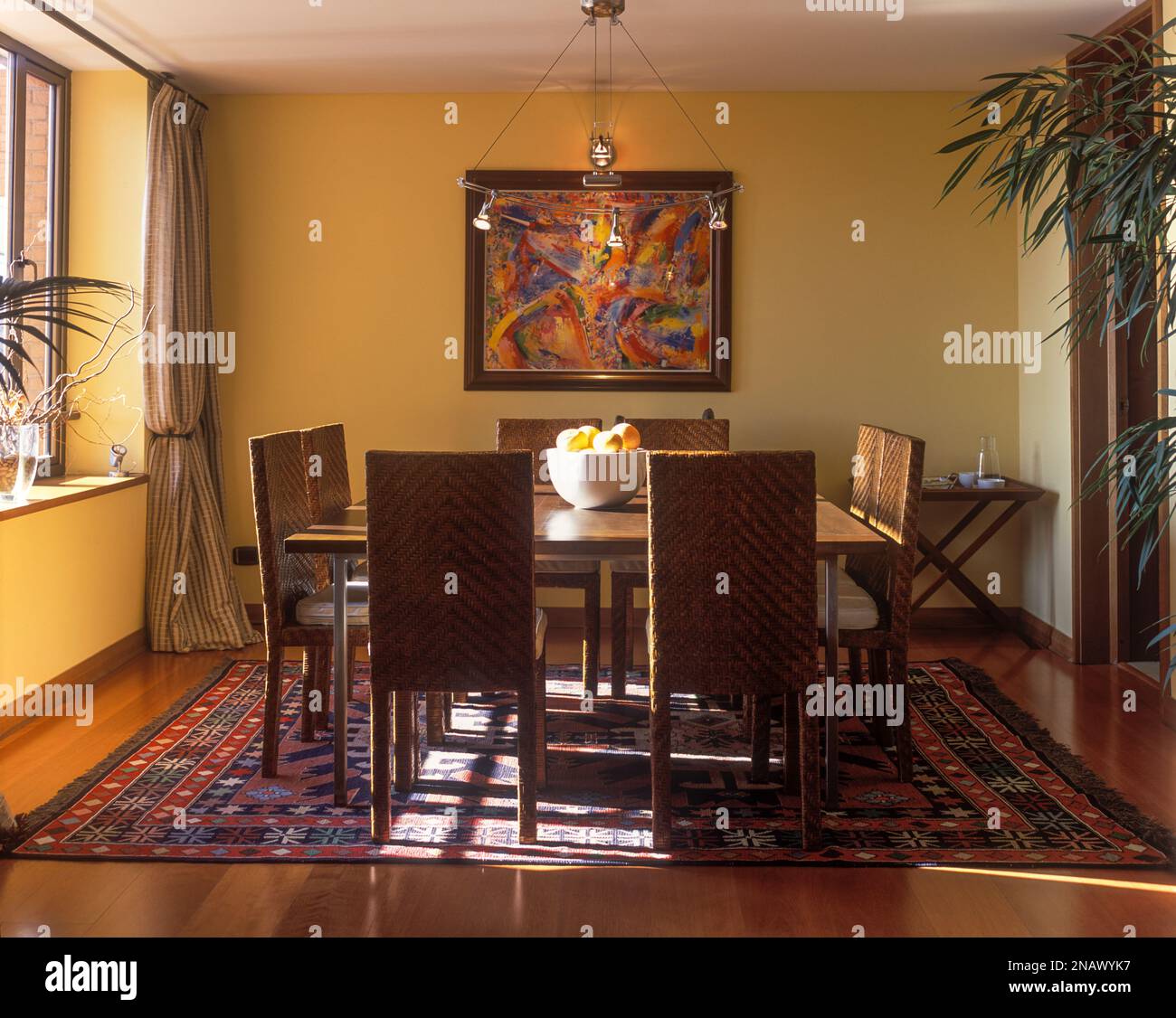 Modern dining table hi-res stock photography and images - Alamy