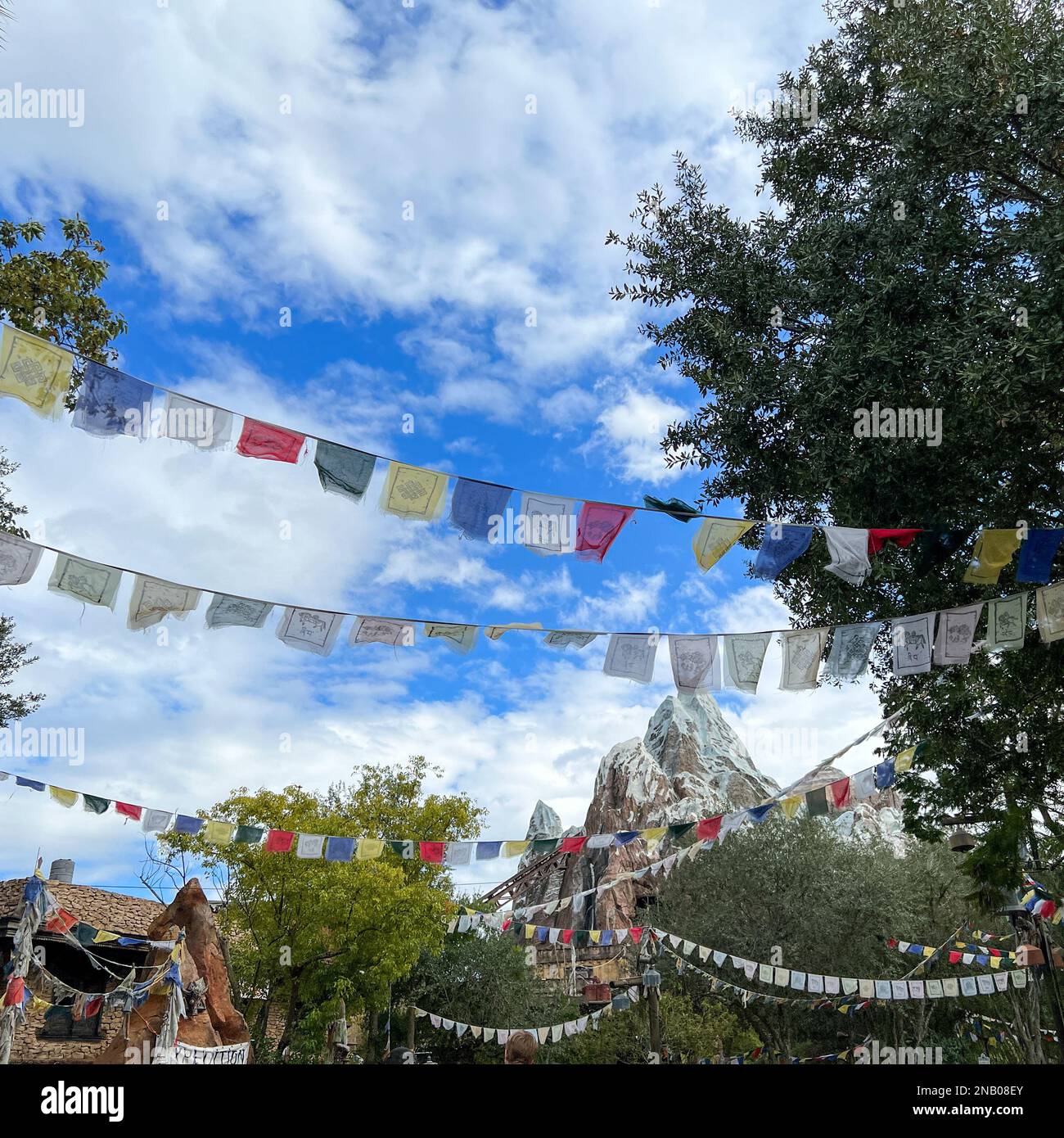 Disney ride entrance 2021 hi-res stock photography and images - Alamy