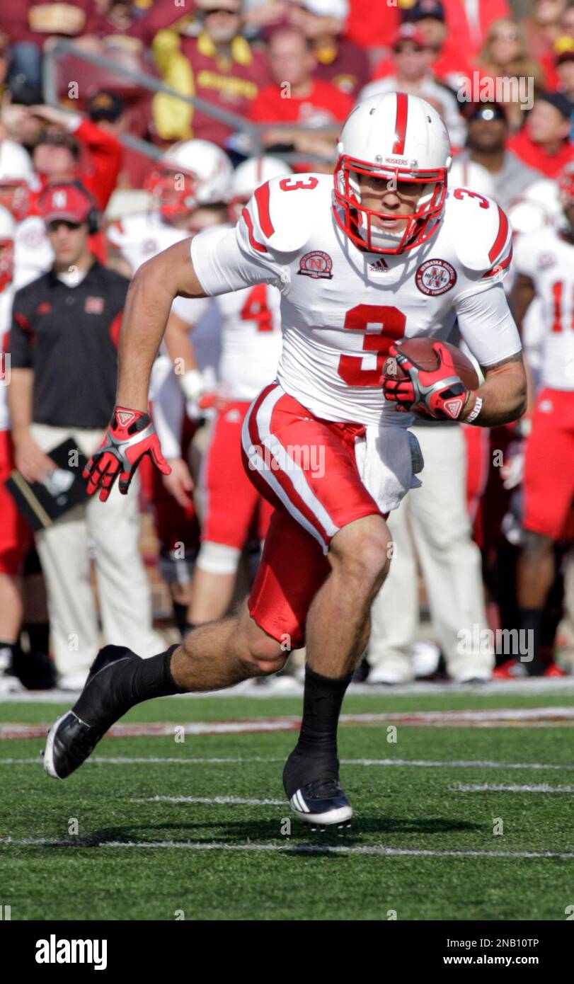 Nebraska quarterback Taylor Martinez (3) plays against Minnesota during