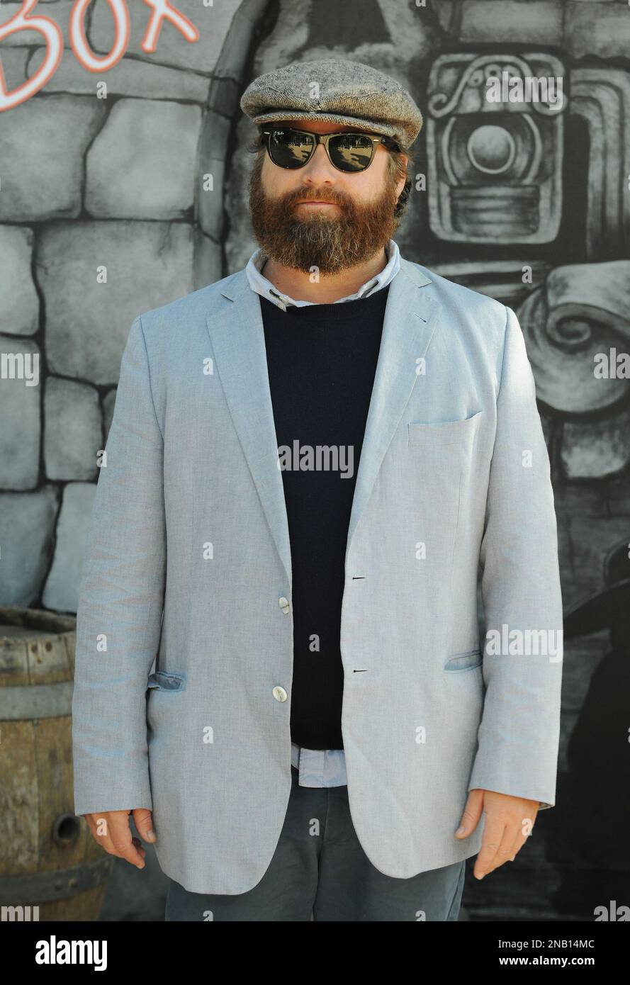 Zach Galifianakis arrives at the premiere of Puss In Boots, Sunday, Oct