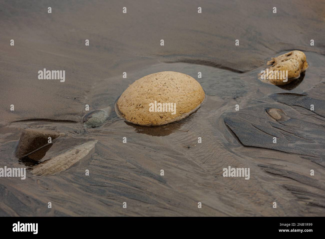 Closeup shot giant rocks hi-res stock photography and images - Alamy