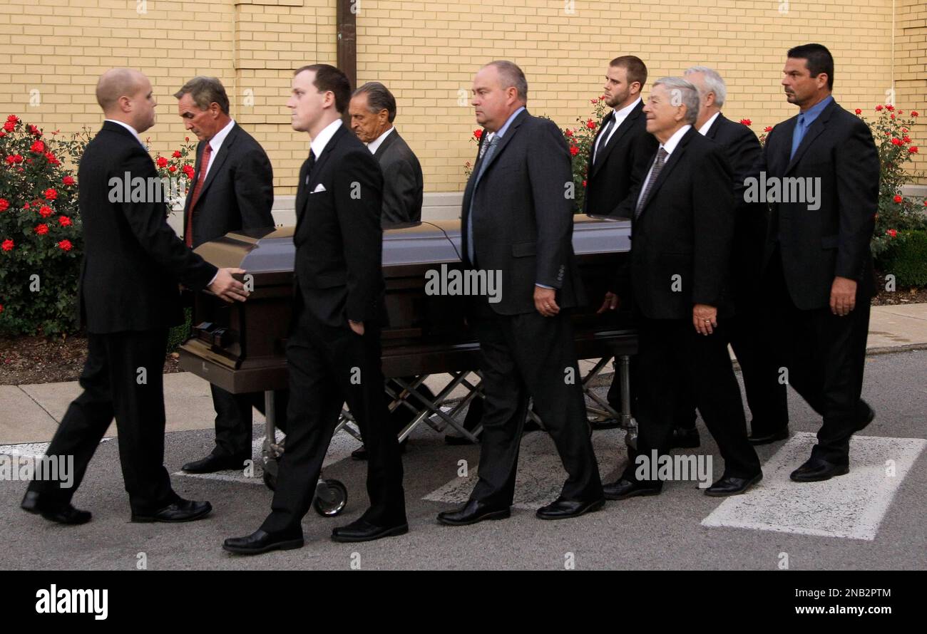 Mike Emeringer The casket for former Tennesee Titans NFL football offensive ...