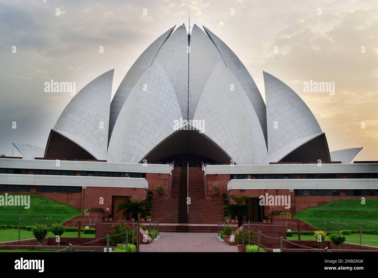 Evening view of lotus temple at new delhi, india Stock Photo - Alamy