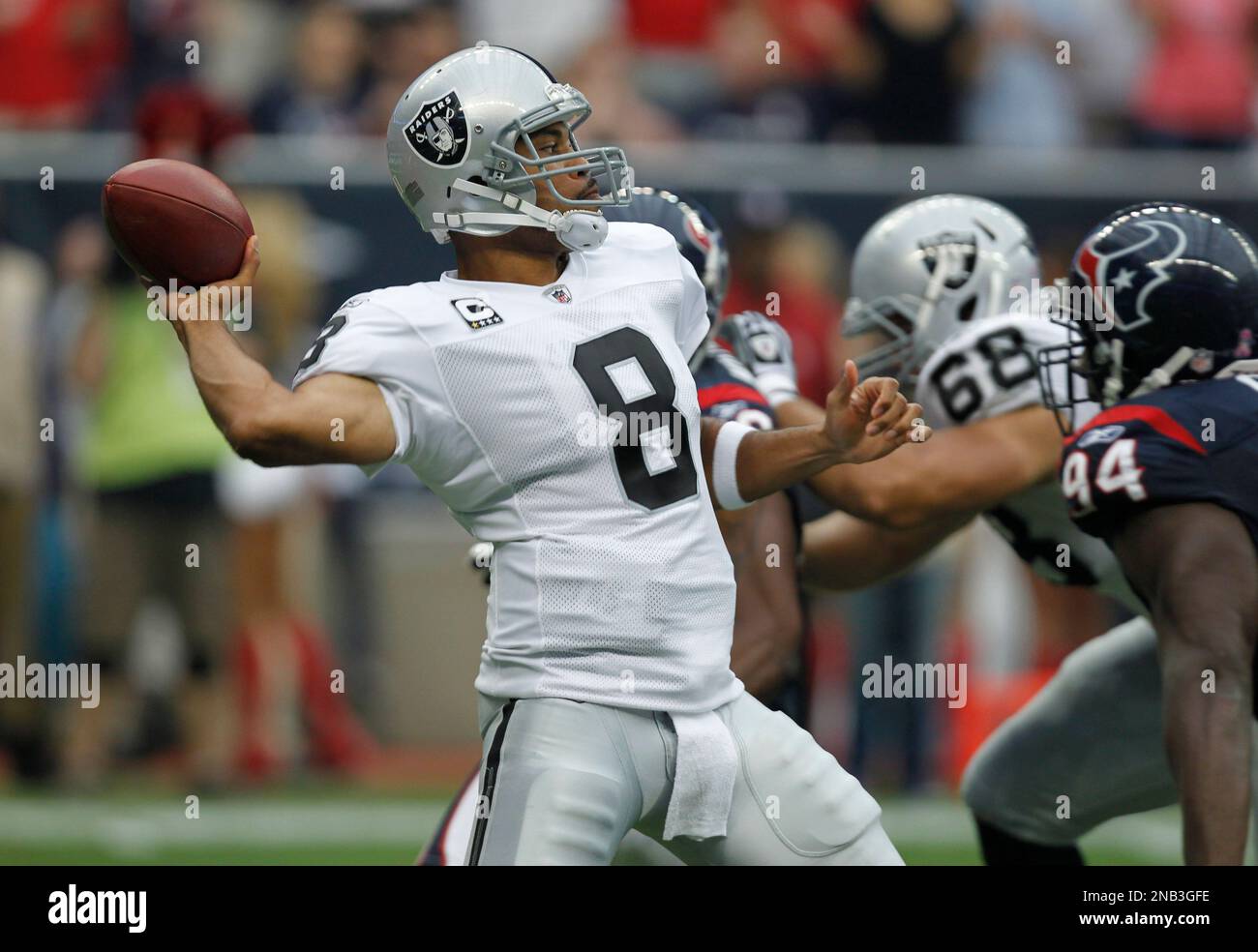 Oakland Raiders quarterback Jason Campbell (8) against the Houston