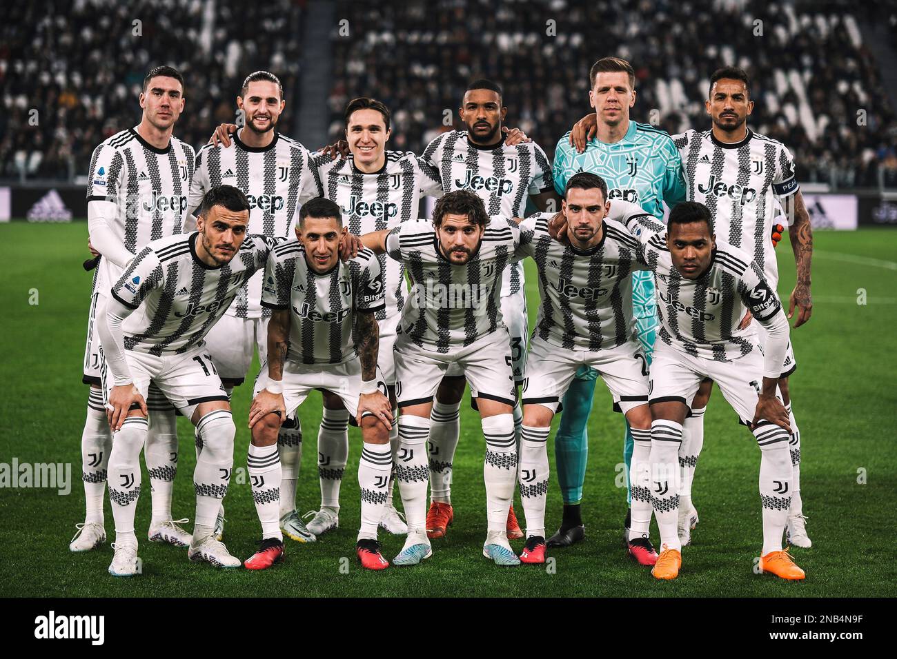 Juventus players pose for a team photo during the Serie A football match between Juventus of Juventus FC and ACF Fiorentina at Juventus stadium in Tor Stock Photo