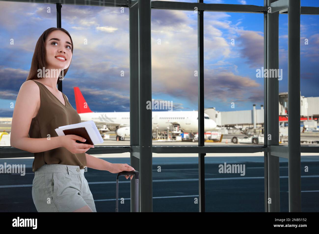 Airport lounge young beautiful woman hi-res stock photography and ...