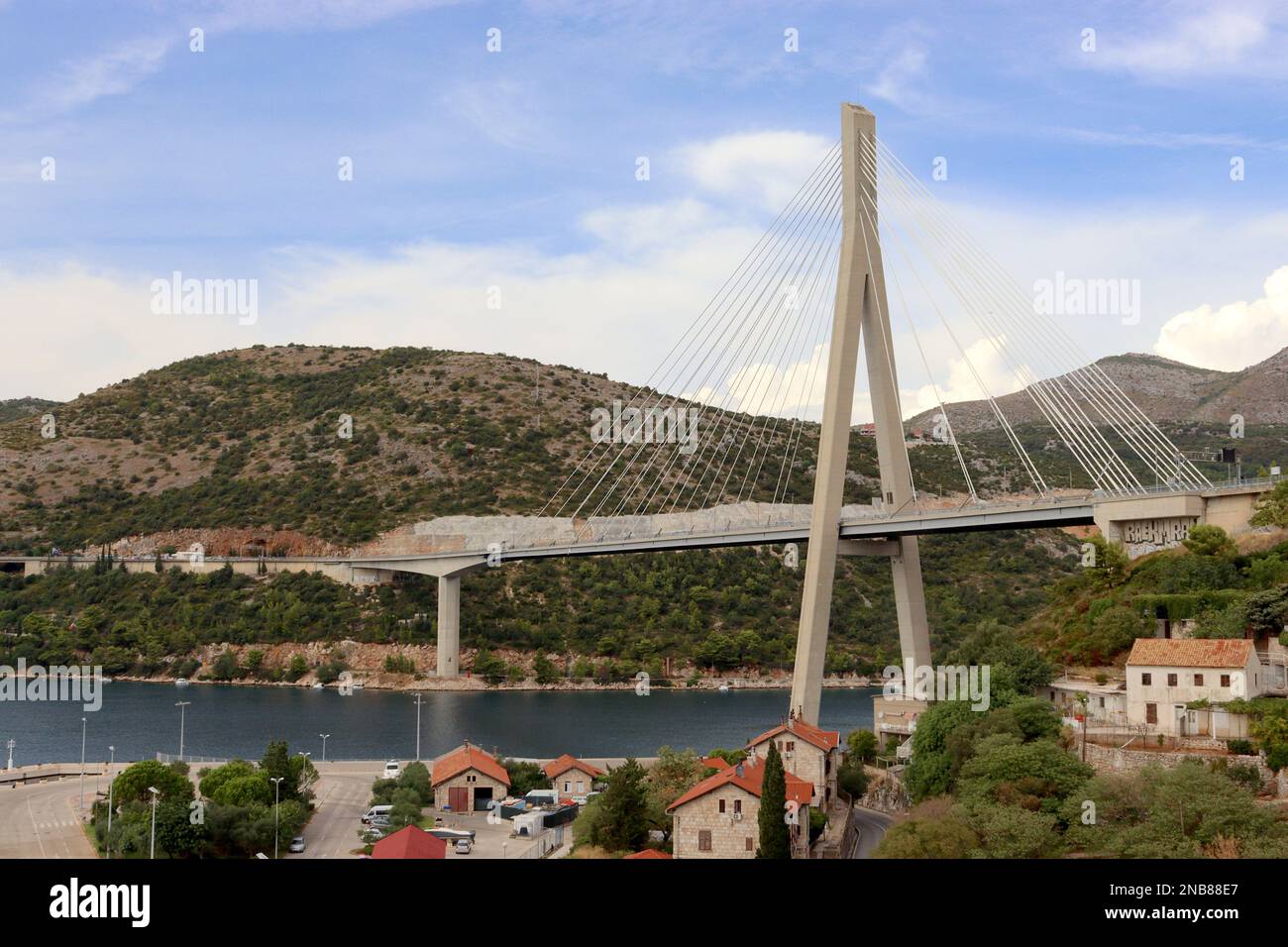 The Franjo Tuđman Bridge, 518 metres long and over 140 metres high, spanning the Ombla River, north of Dubrovnik, Croatia September 2022. Stock Photo