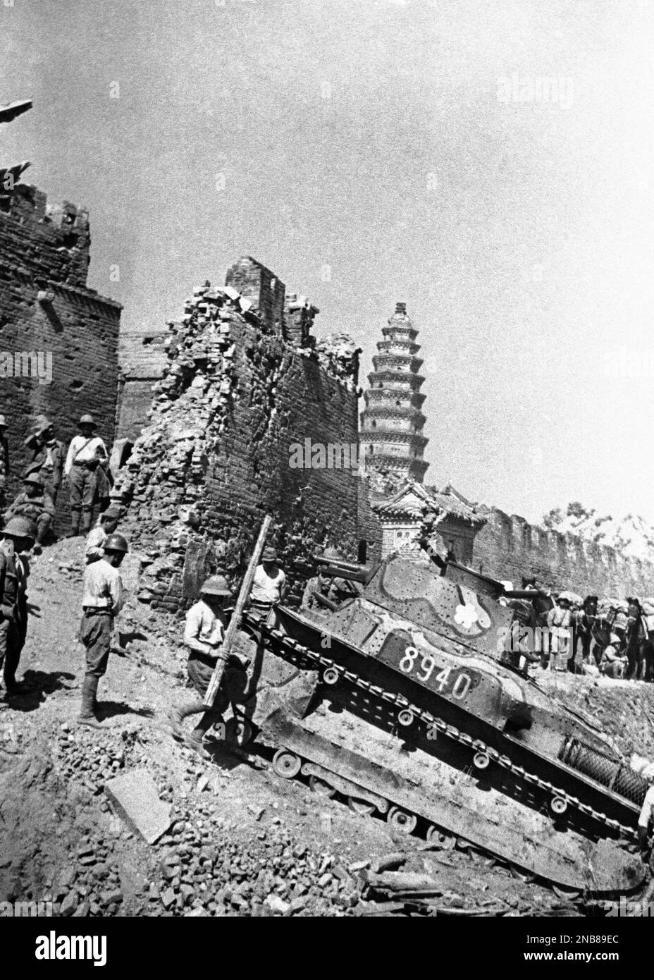 The famous walls of China withstanding for years many attacks, are not