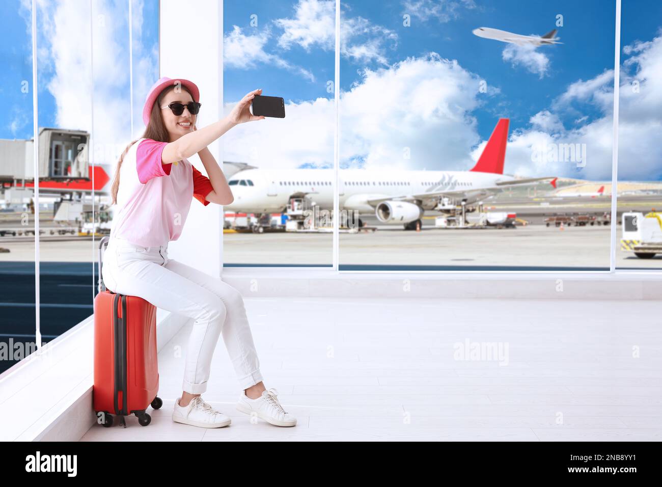 Airport lounge young beautiful woman hi-res stock photography and ...