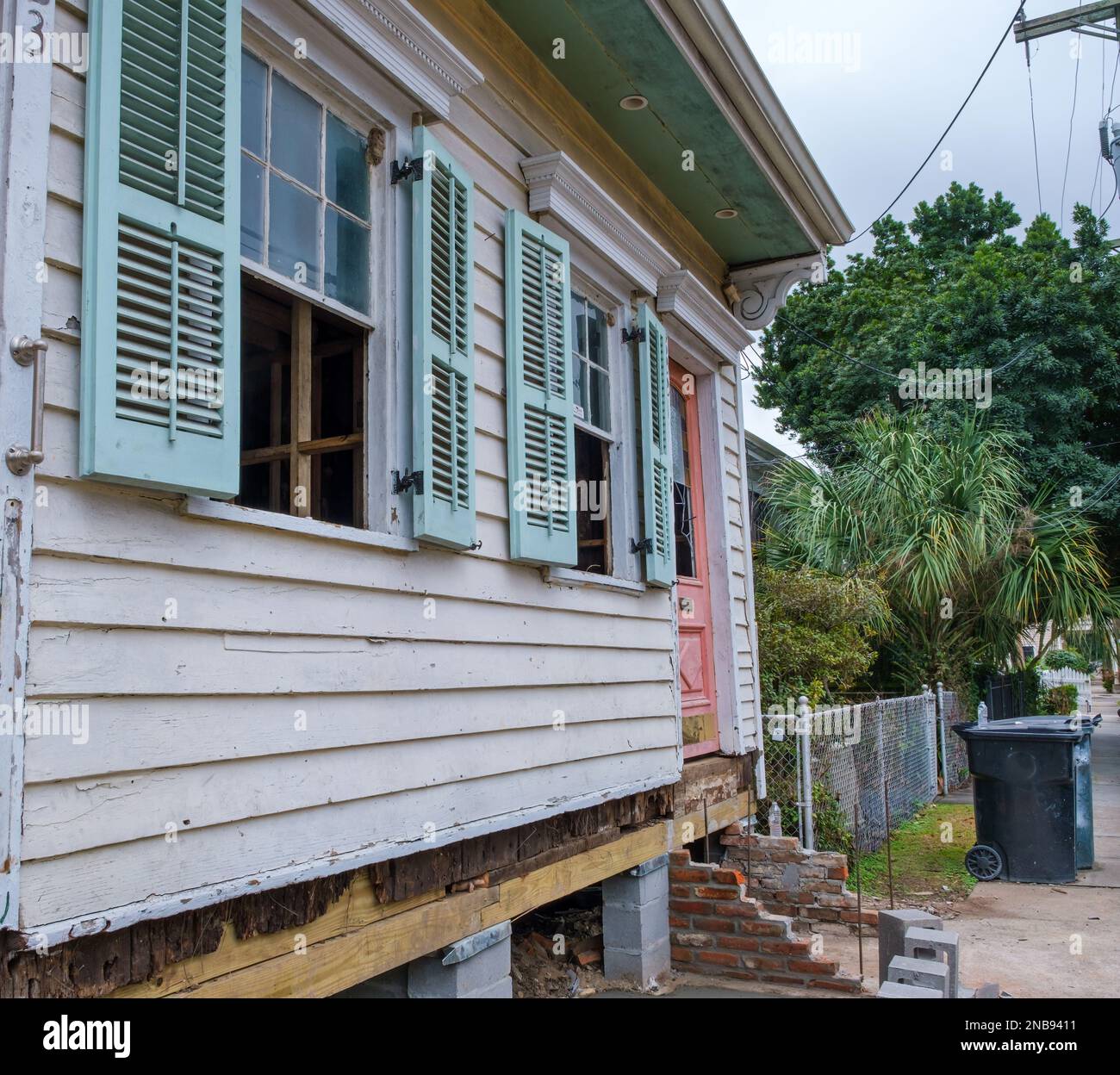NEW ORLEANS, LA, USA JANUARY 3, 2023 Front of gutted historic house