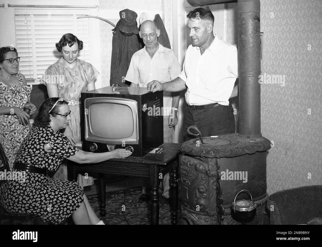 The Village Of Plymouth Vt First TV Set In Room To Rear Of Room The Village Of Plymouth Vt First TV Set In Room To Rear Of Room
