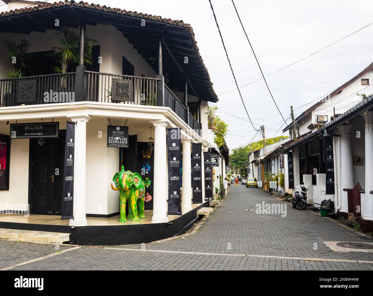 beautiful elephant at the front of the Shope with the street view. Galle fort Sri Lanka. Stock Photo